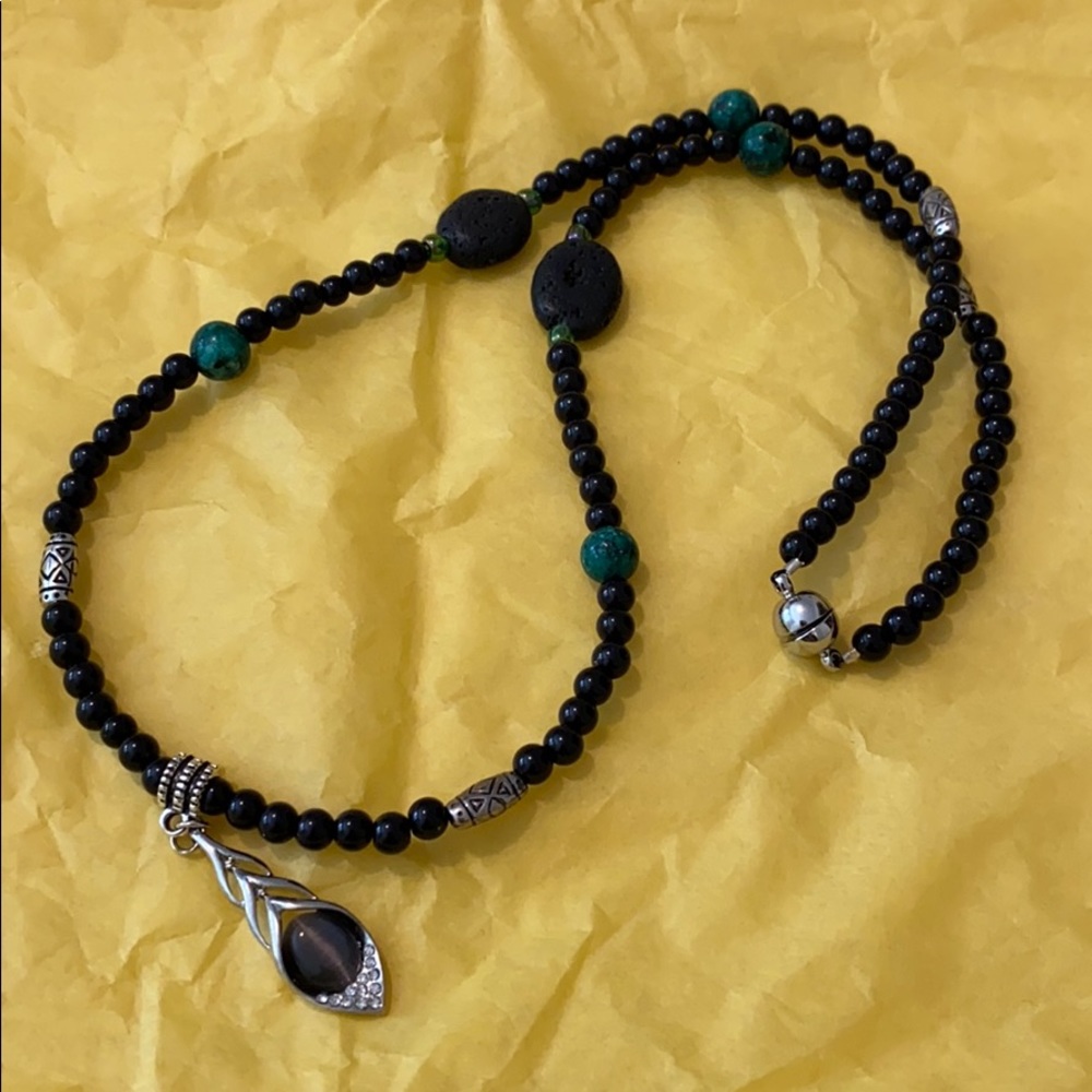 Magnetic clasp diffuser necklace